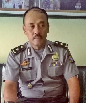 Kabag Ops (Kepala Bagian Operasional) Pores Lingga, Kompol Mukharom
