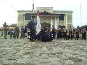 Forum Pemuda Hinterland Demo di kantor Kejaksaan Negeri Lingga