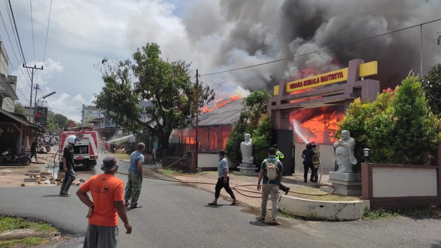 Kebakaran di Dabo Menghanguskan 3 Ruko